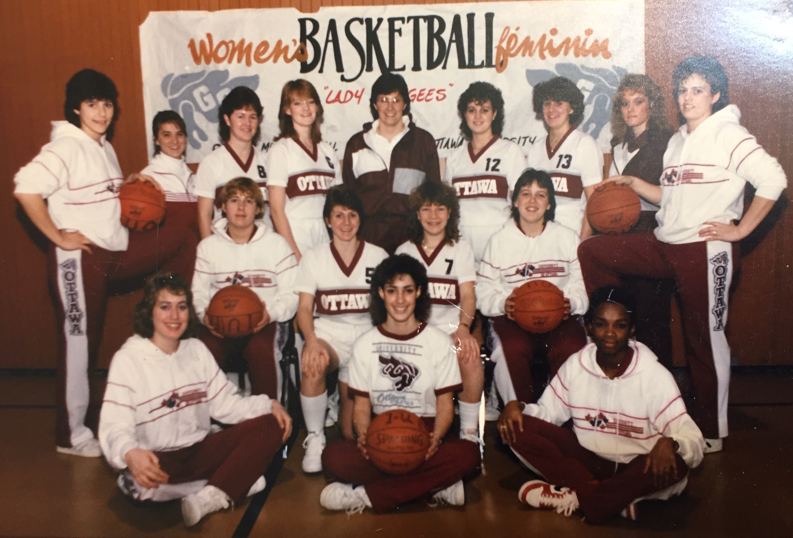 Women's basketball team photo 1985-1986.
