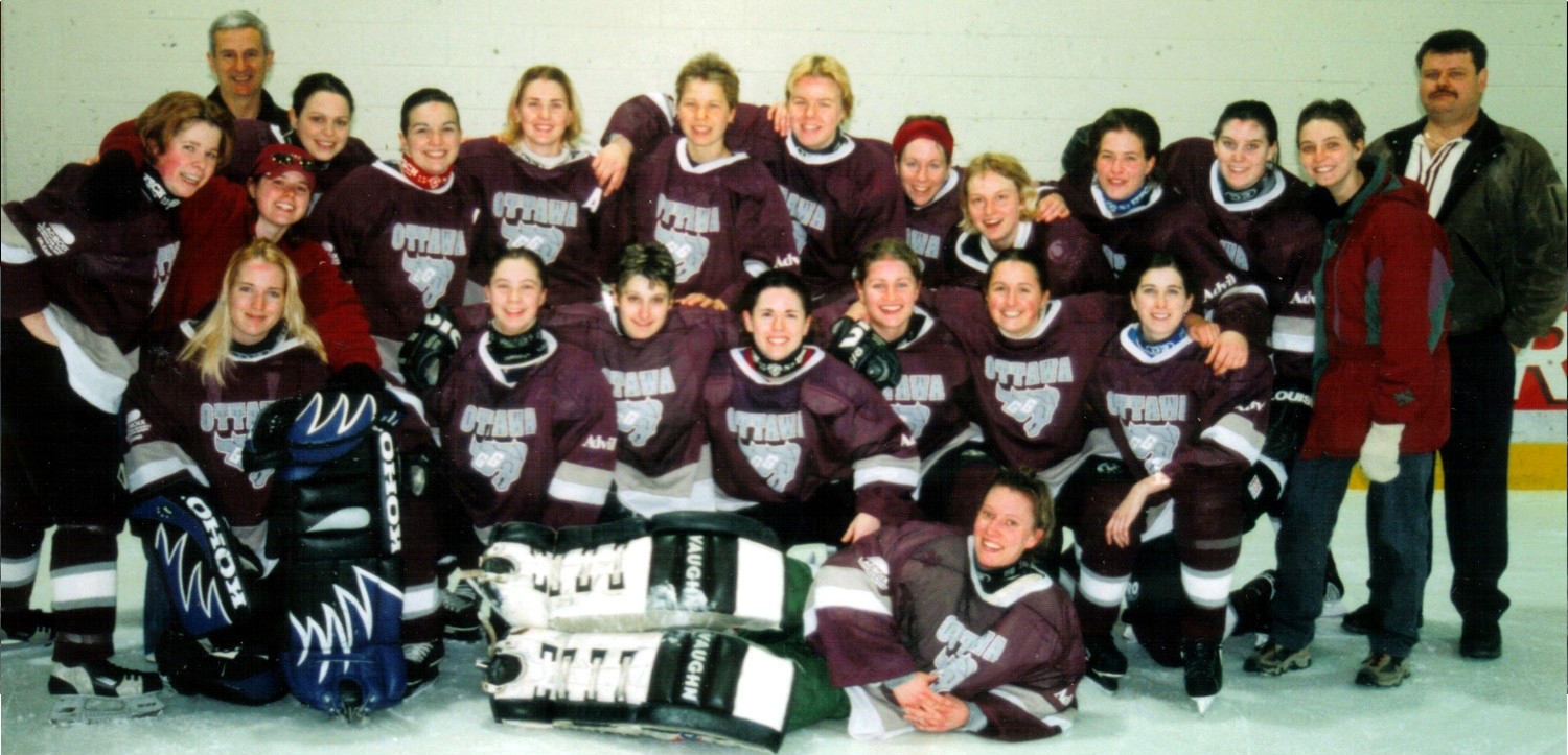 Women's hockey team photo, 1999-2000